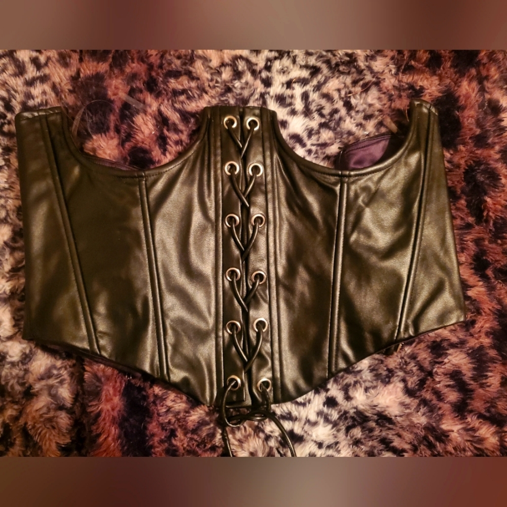 Akira corset